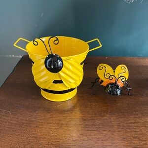Charming Yellow Bee-Themed Metal Decor Set